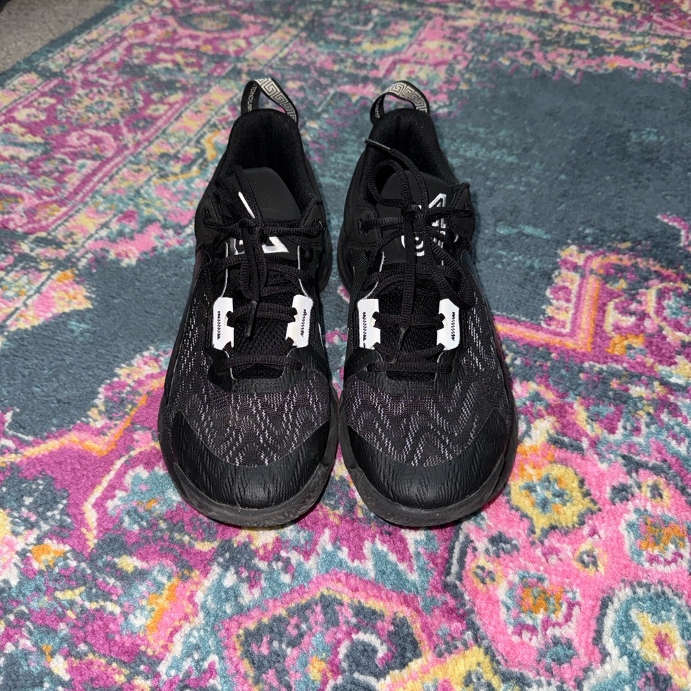 Nike Men’s Black Sneakers